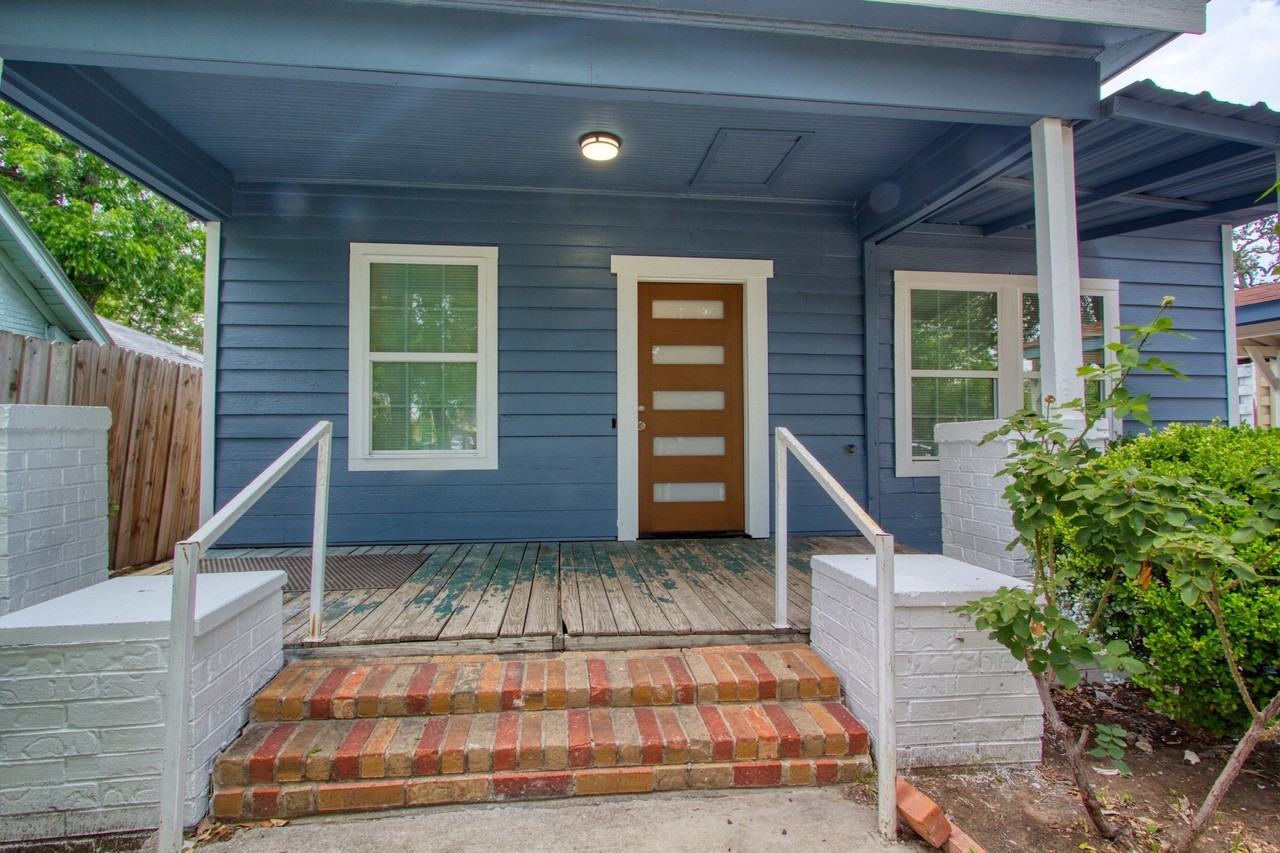 2511 W Lovers Ln - Photo 3 of 18
