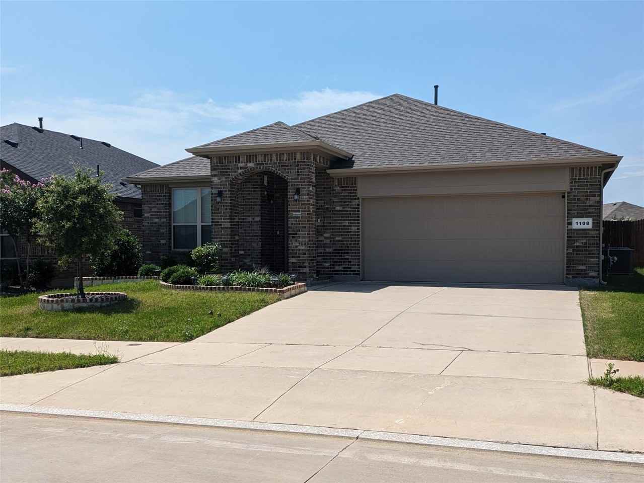 1108 Bowlus Dr - Photo 3 of 21