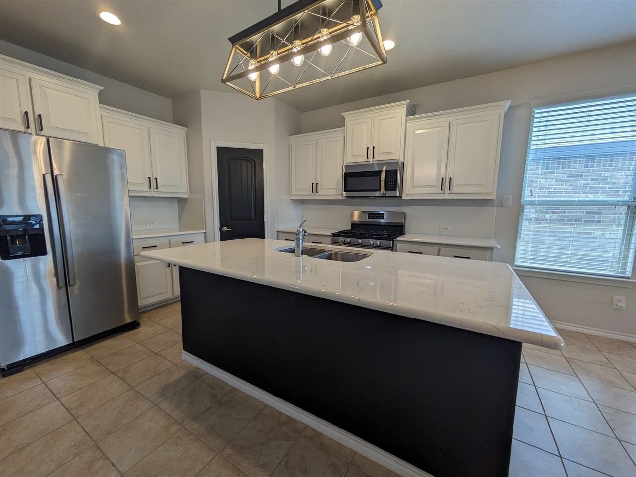 1108 Bowlus Dr - Photo 6 of 21