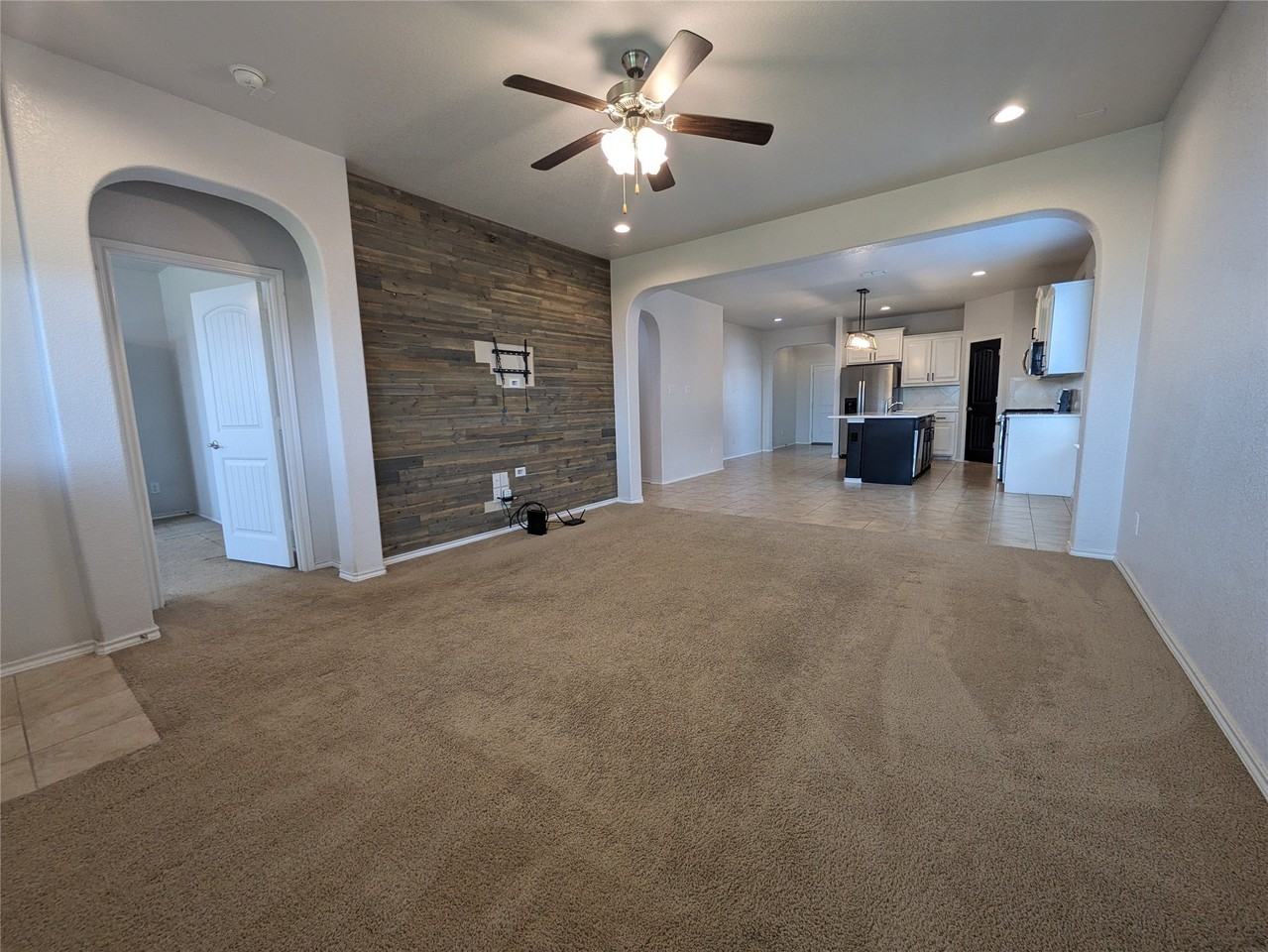1108 Bowlus Dr - Photo 7 of 21