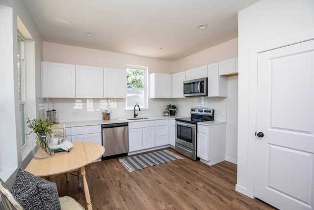 802 Walnut St - Photo 7 of 11