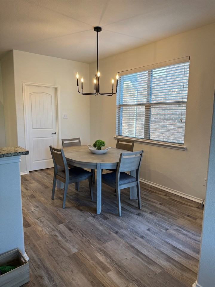 434 Winchester Dr - Photo 5 of 24