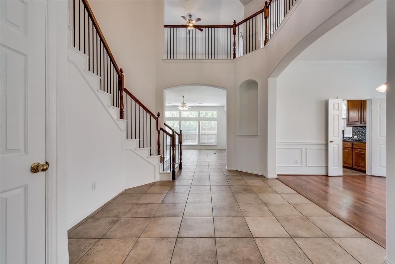 3105 Mill Ridge Dr - Photo 2 of 18
