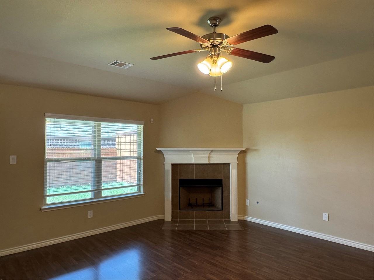 2108 Megan Creek Dr - Photo 4 of 22