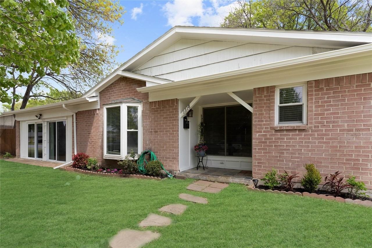1318 Drexel Dr - Photo 4 of 36