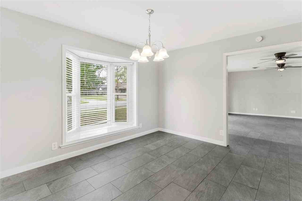 1318 Drexel Dr - Photo 7 of 36