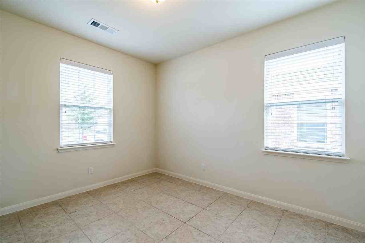 1911 Hot Springs Way - Photo 7 of 40