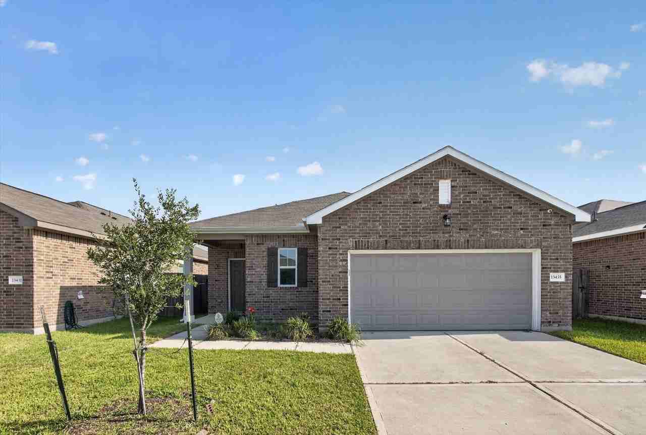 13435 Wembley Heights Dr - Photo 4 of 27