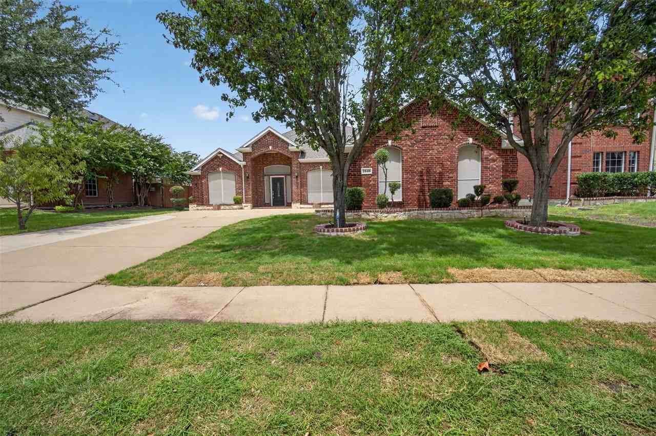 2848 Gillespie Ln - Photo 2 of 33