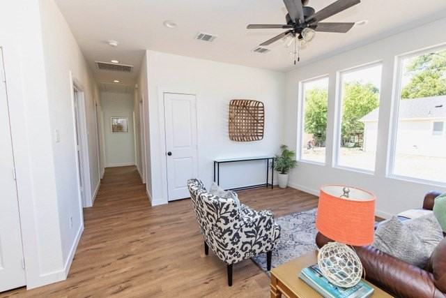 804 Walnut St - Photo 5 of 12