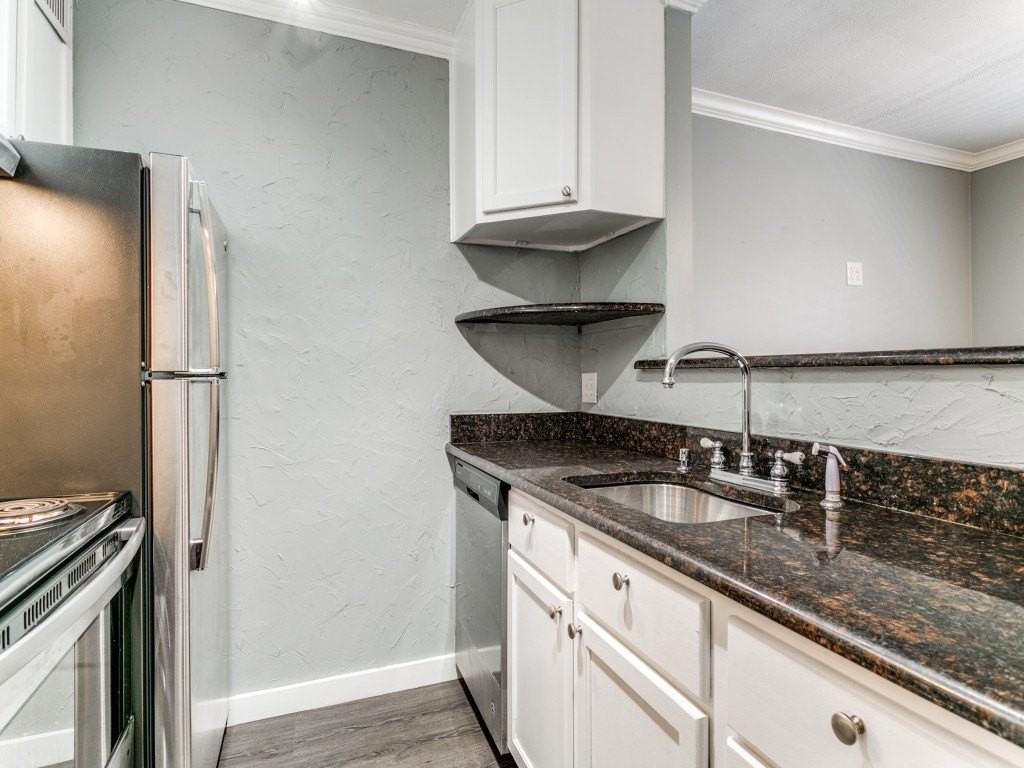 4525 Gilbert Ave #203 - Photo 4 of 6