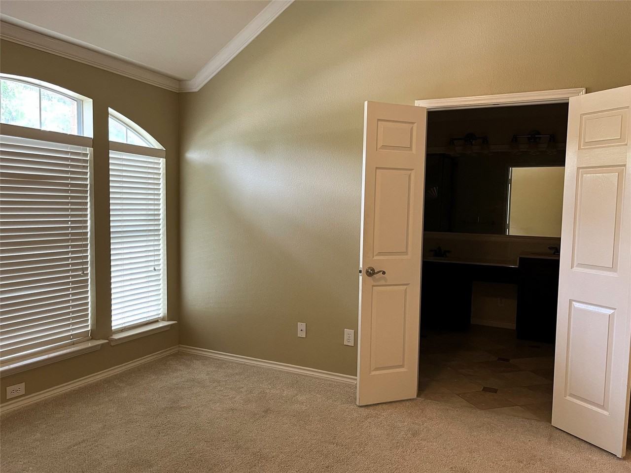 312 Moss Hill Rd - Photo 7 of 21