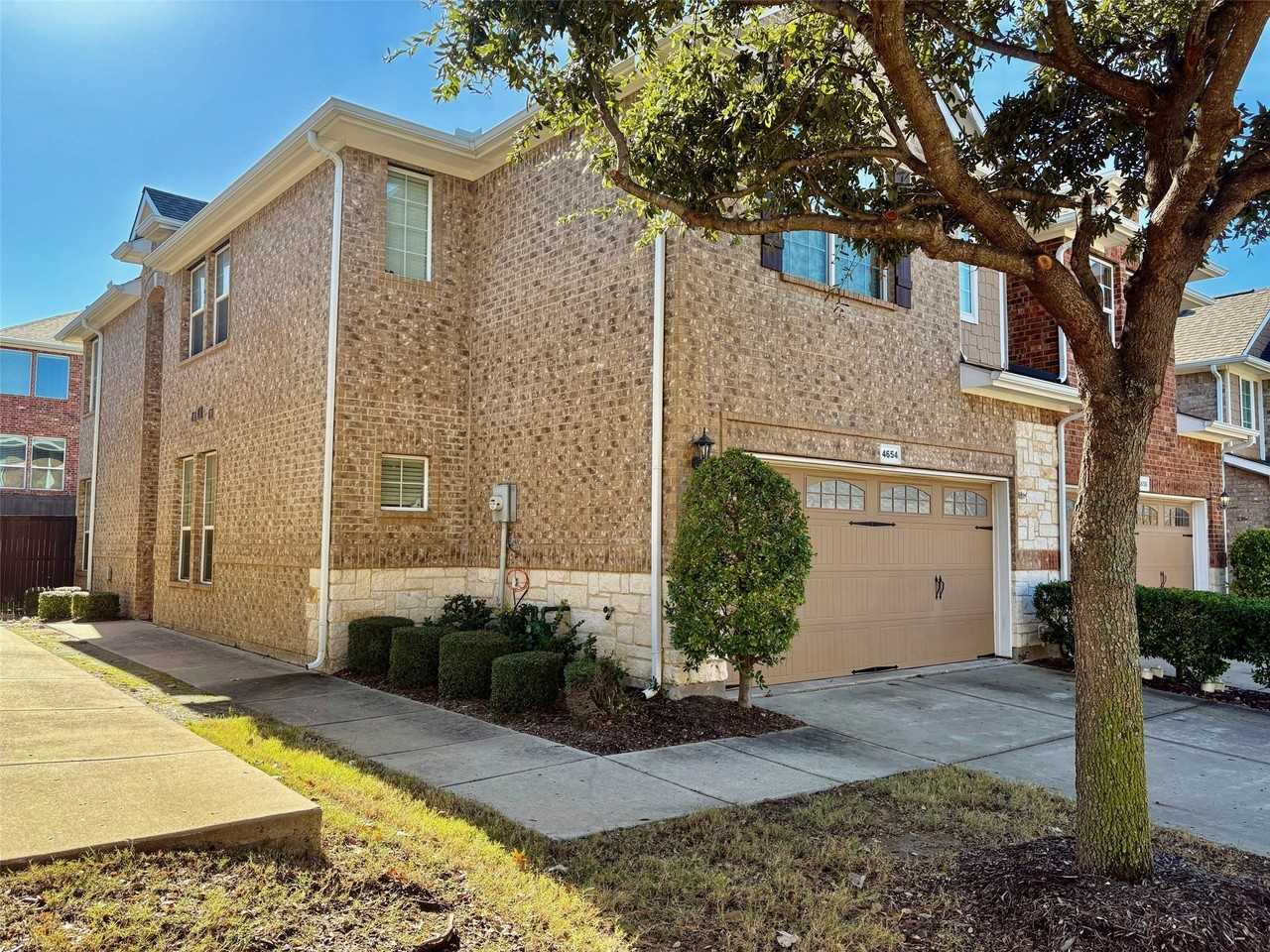 4654 Penelope Ln - Photo 3 of 16