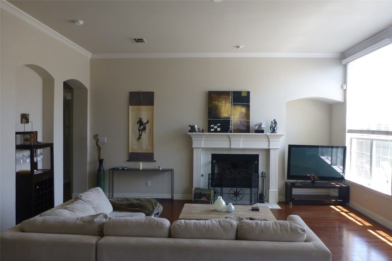 2508 Sir Percival Ln - Photo 2 of 29