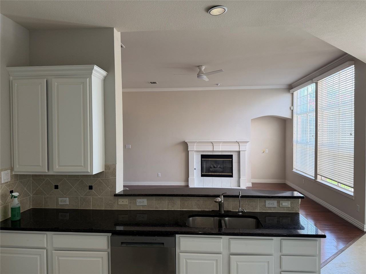 2508 Sir Percival Ln - Photo 7 of 29