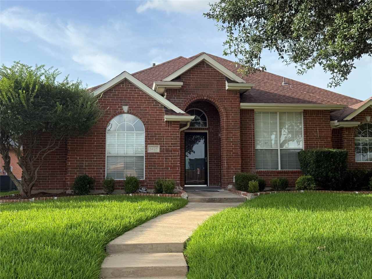 3425 Marsalis Ln - Photo 2 of 23