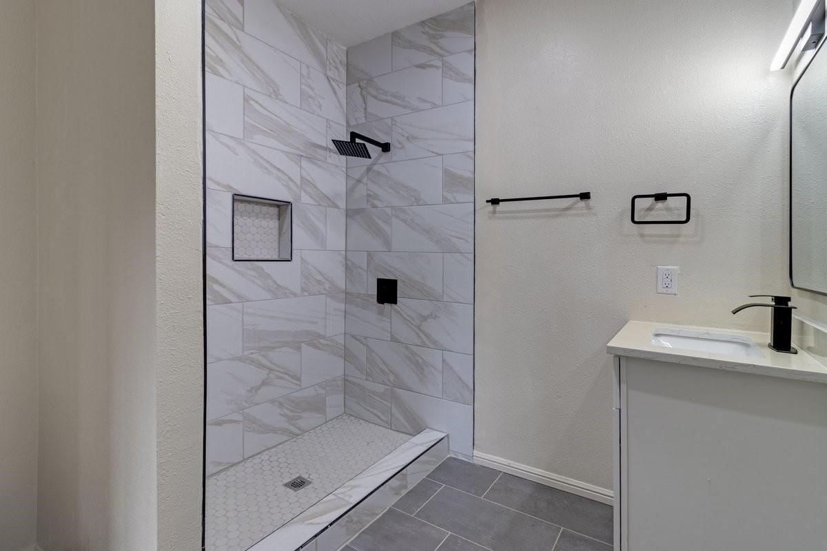 3838 Peoria St #B - Photo 3 of 6