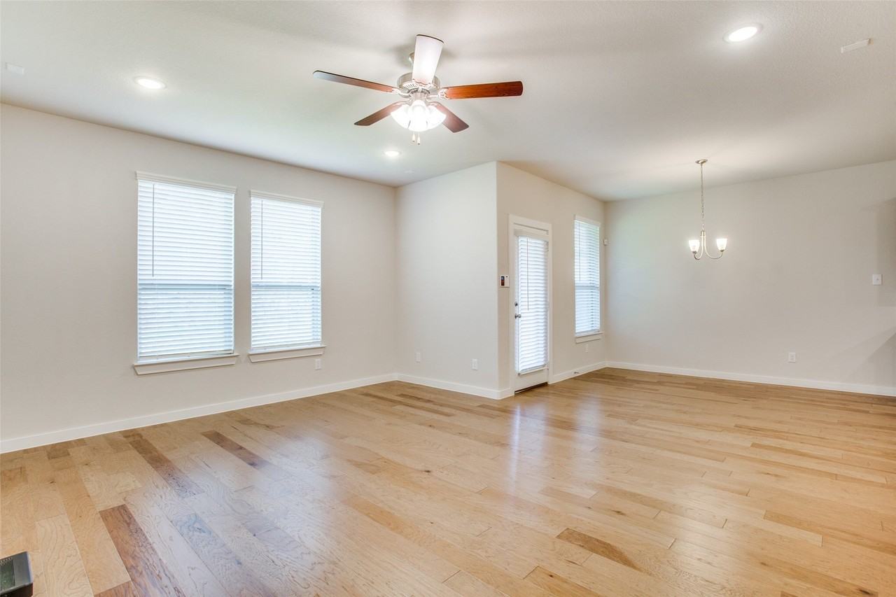 1432 Monarch Trl - Photo 5 of 40