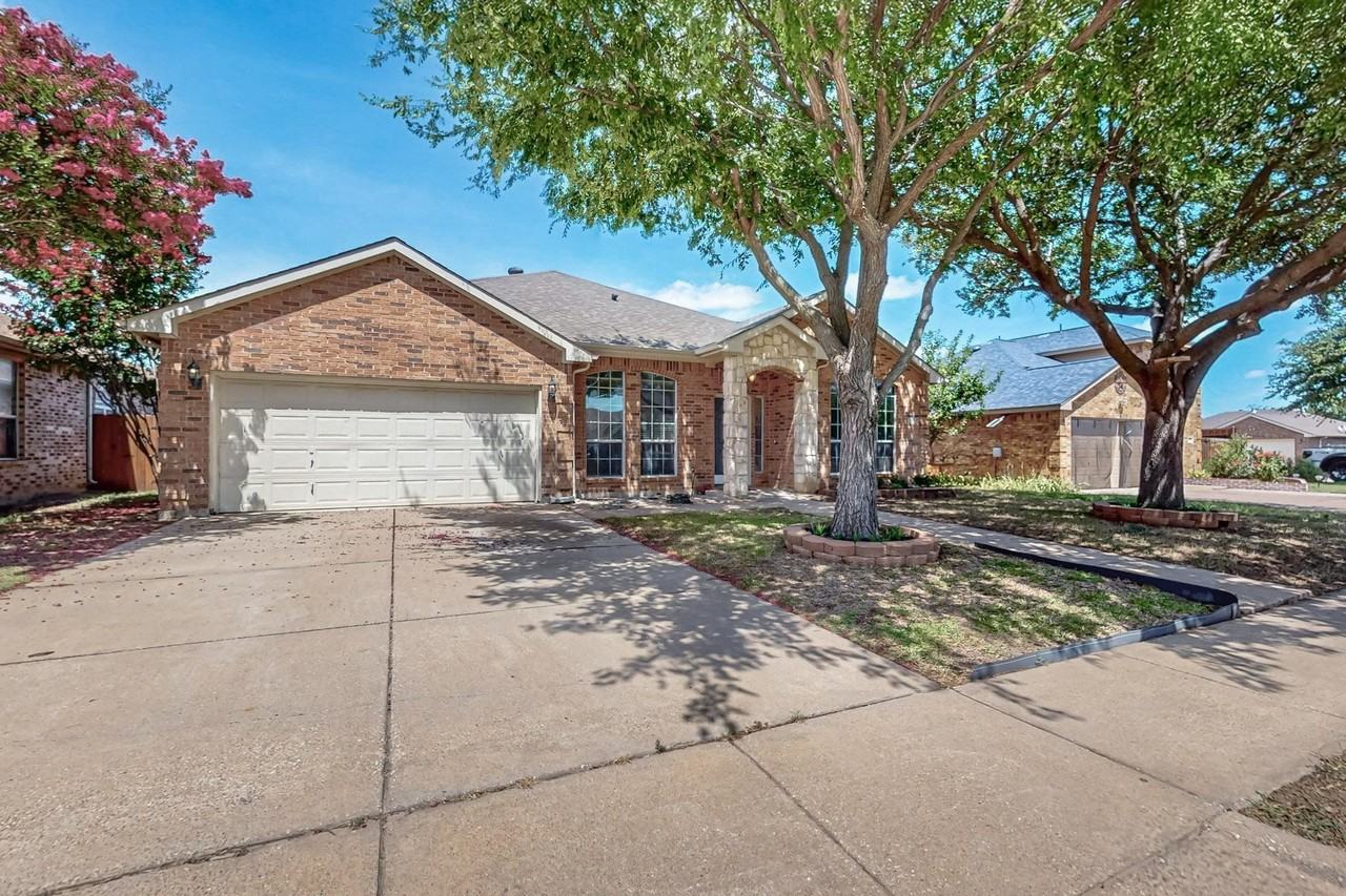 165 Hirth Dr - Photo 3 of 33