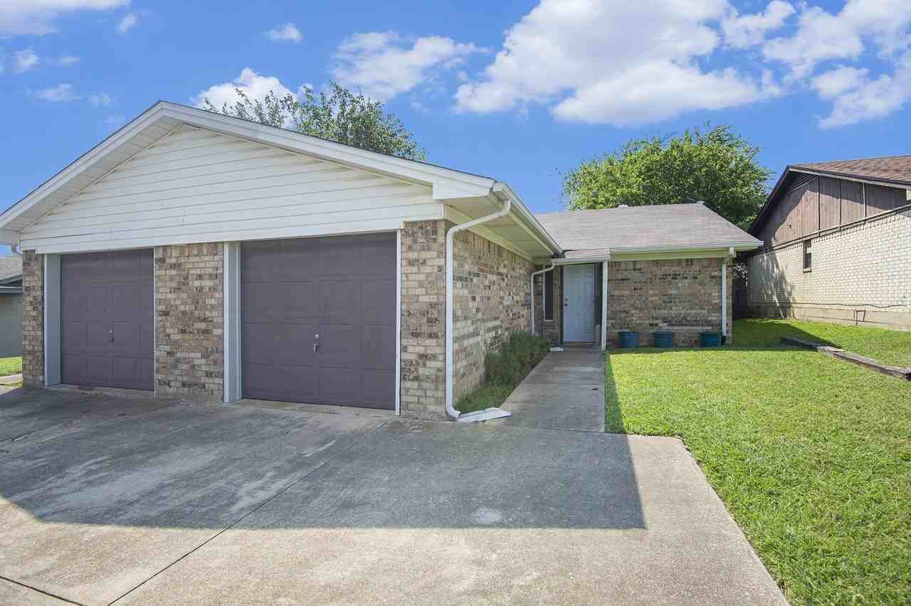6819 W Cleburne Rd - Photo 2 of 24