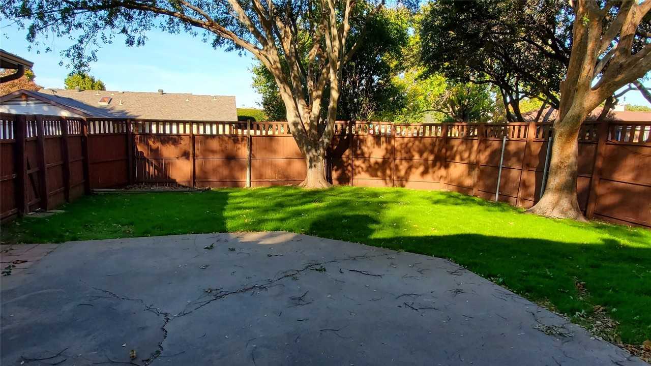 8440 Willow Creek Dr - Photo 4 of 16