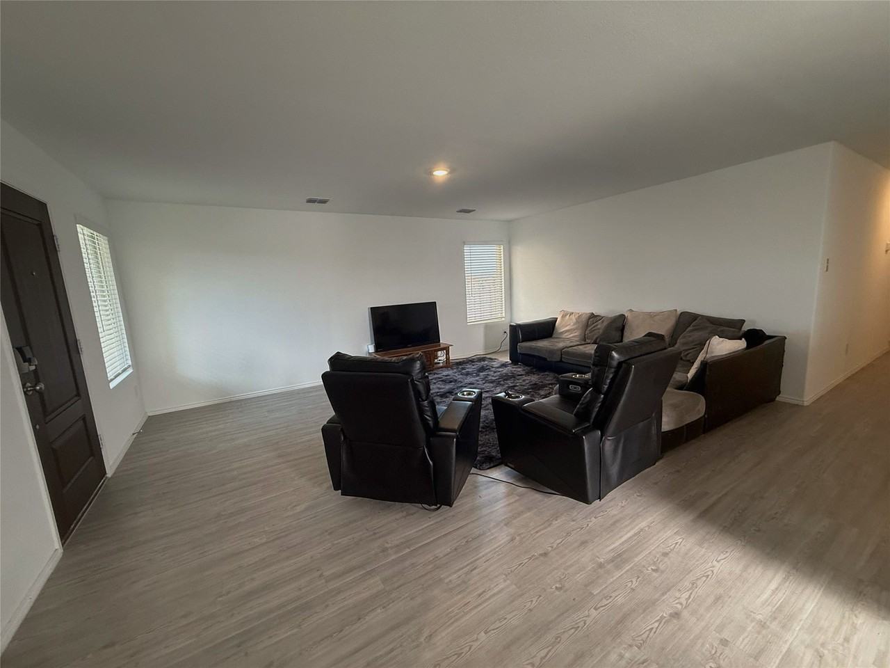 3029 Ashbrook Ln - Photo 5 of 25