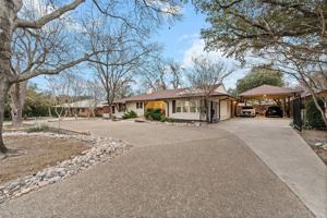 featured image of 6806 Royal Ln