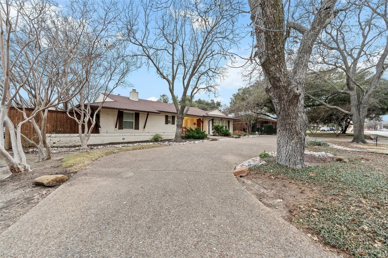 6806 Royal Ln - Photo 2 of 40