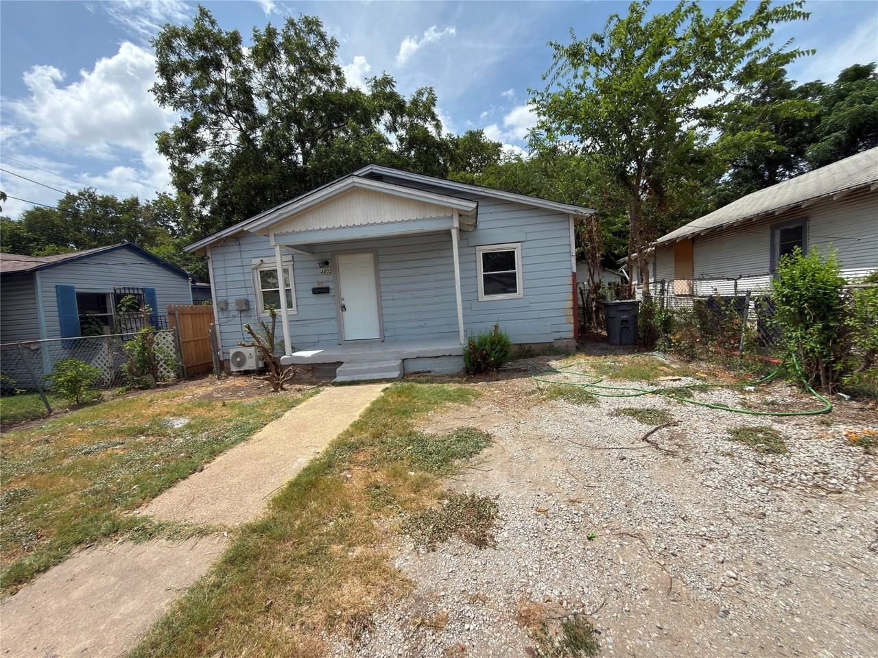 4805 Collins Ave - Photo 2 of 9