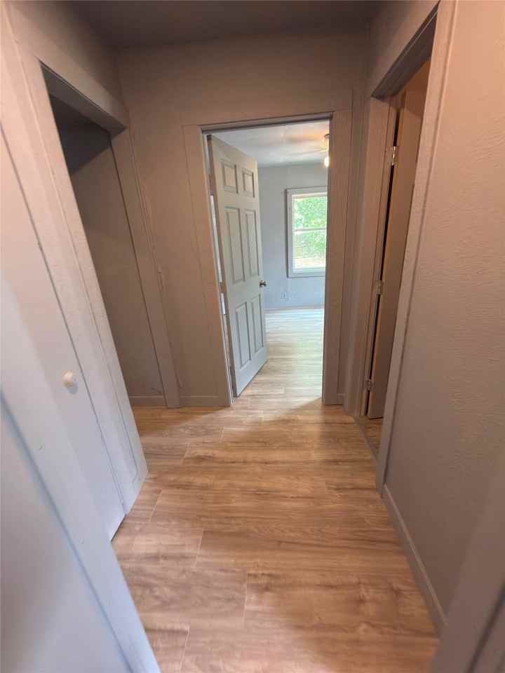4805 Collins Ave - Photo 4 of 9