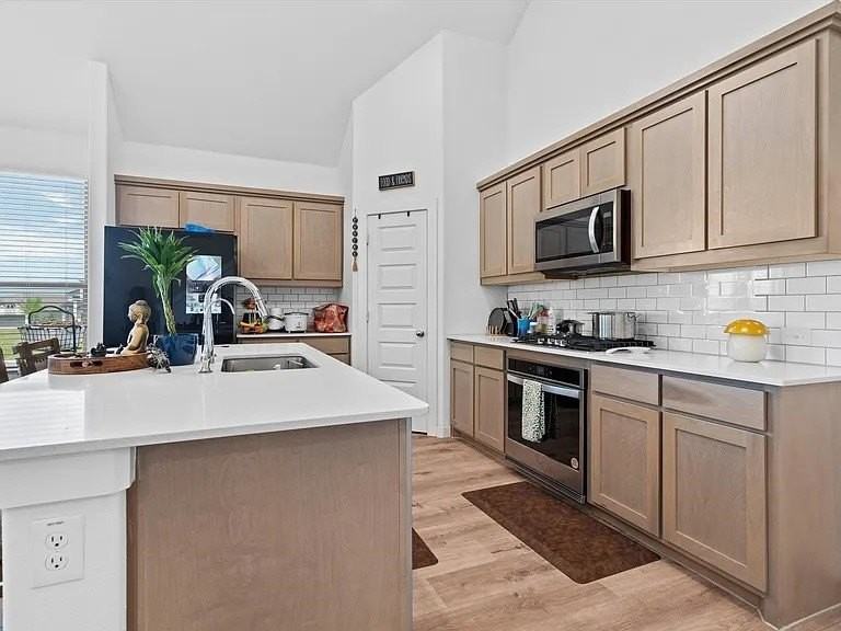 4922 Pebblewood Dr - Photo 3 of 13