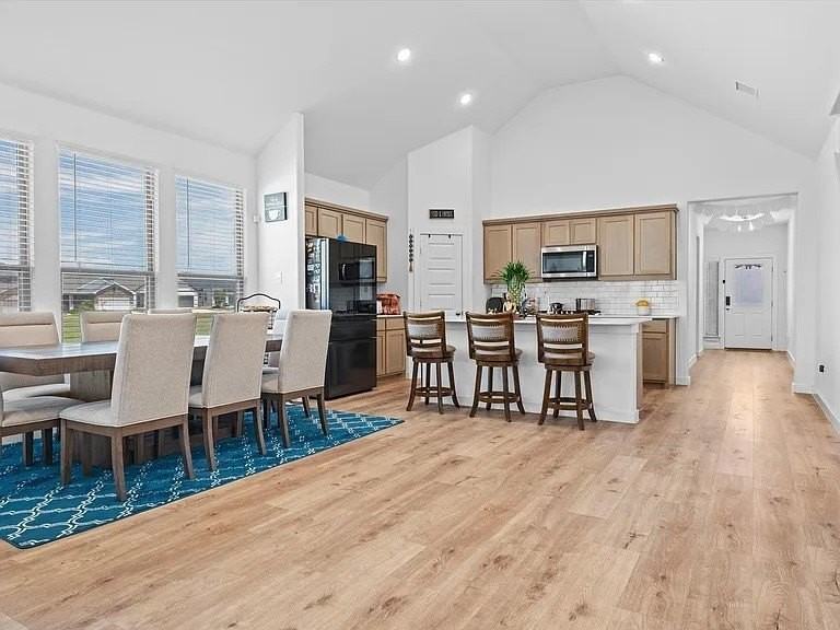 4922 Pebblewood Dr - Photo 4 of 13