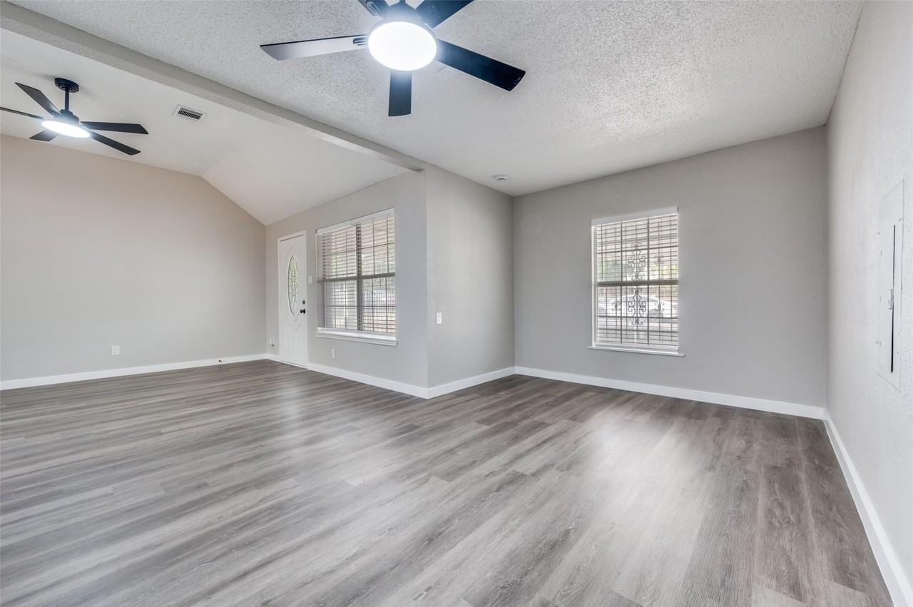 2238 Arroyo Ave - Photo 7 of 25