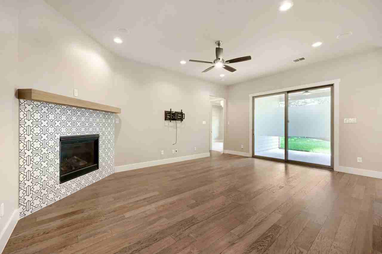 1806 Tucker St - Photo 4 of 28