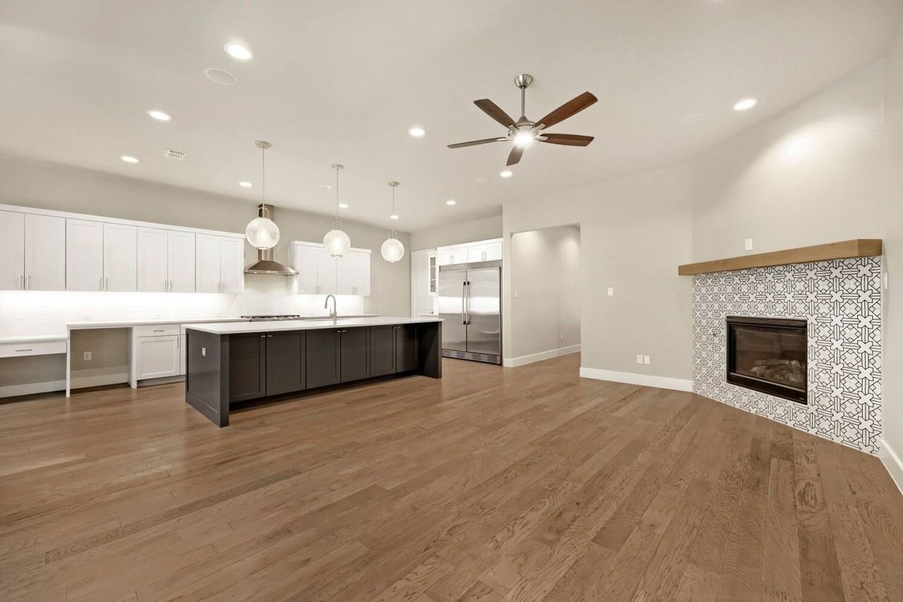 1806 Tucker St - Photo 6 of 28
