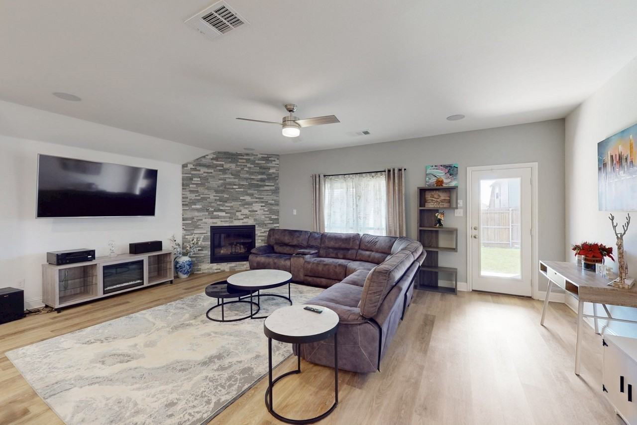 6112 Whale Rock Ct - Photo 4 of 28