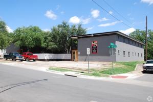featured image of 3900 W 7th St