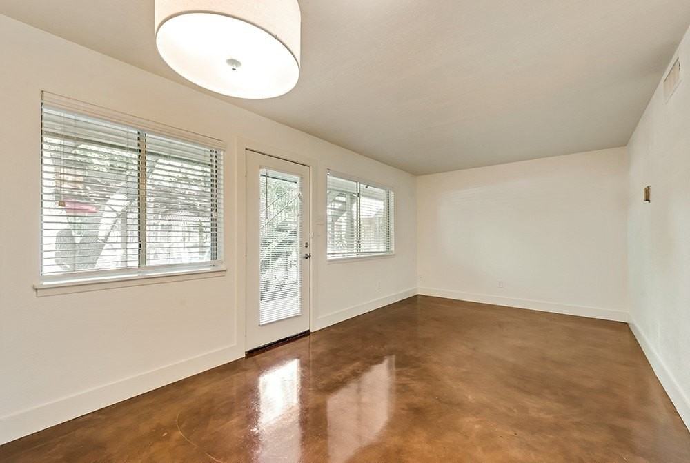 3900 W 7th St - Photo 7 of 9