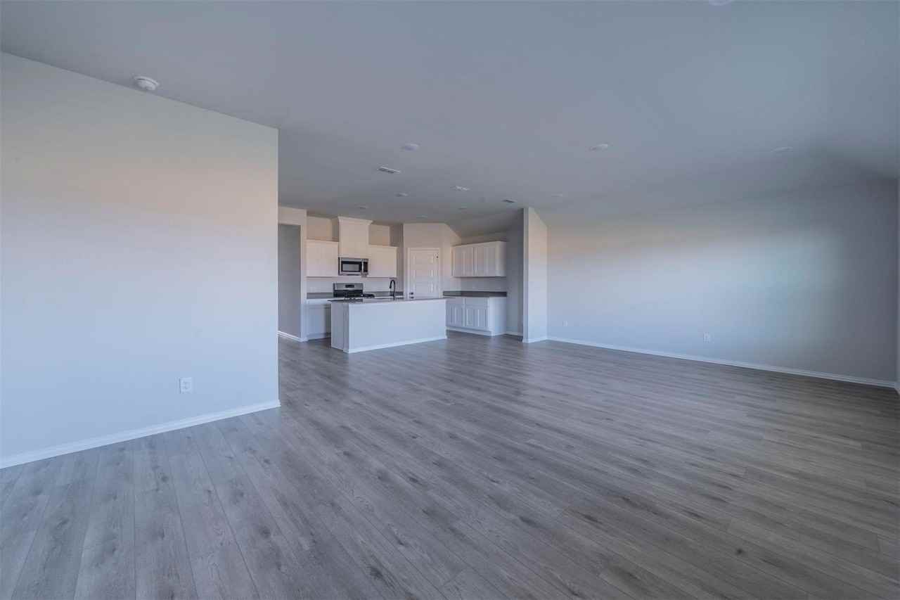 516 Ridgewood Dr - Photo 5 of 25