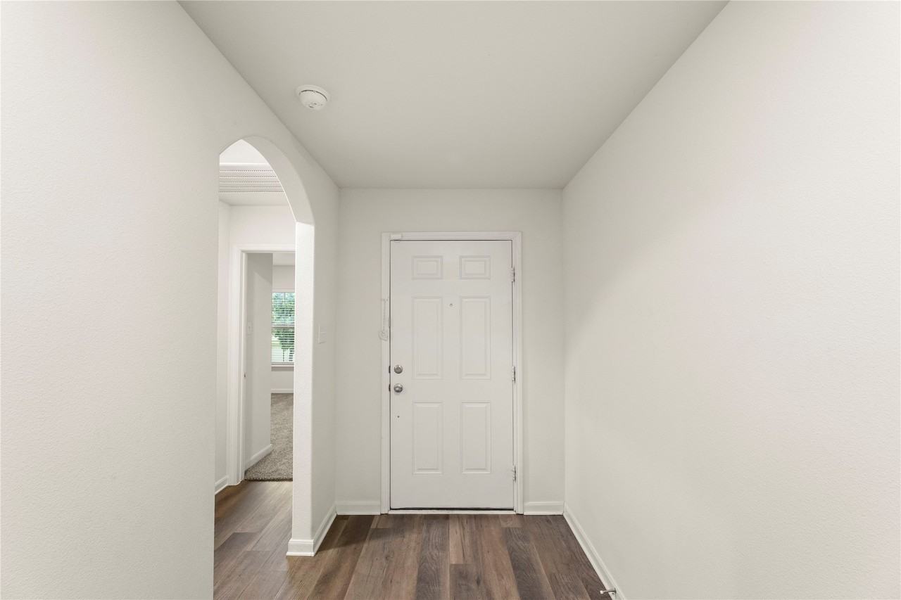 3048 Chico Dr - Photo 3 of 17