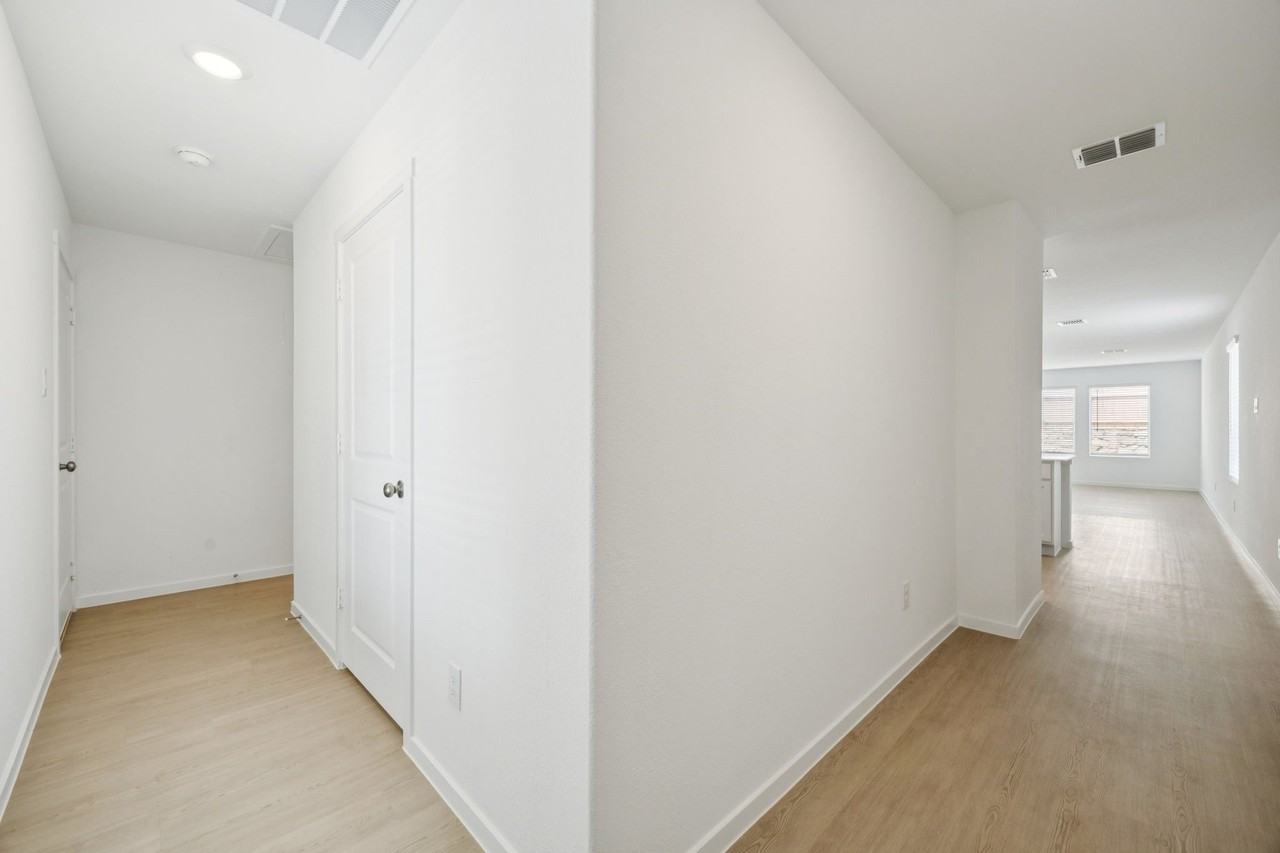 11522 Gammon Ave - Photo 3 of 25