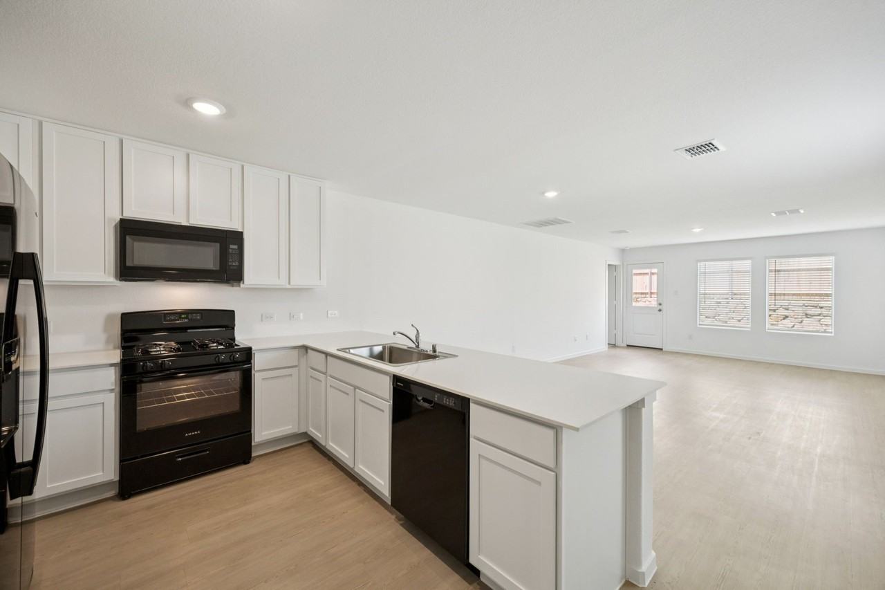 11522 Gammon Ave - Photo 4 of 25
