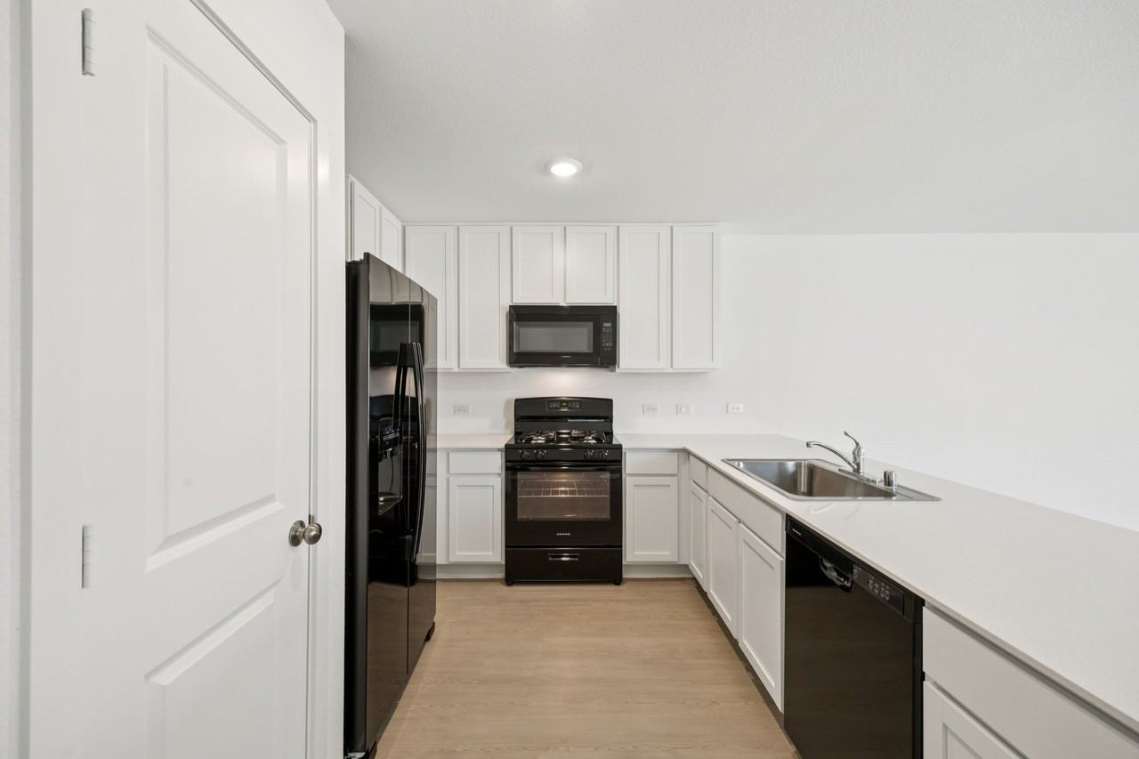 11522 Gammon Ave - Photo 5 of 25