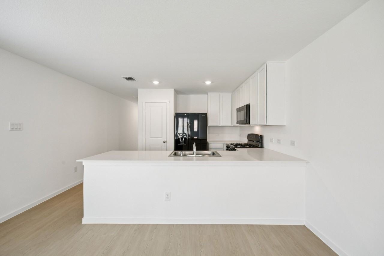 11522 Gammon Ave - Photo 6 of 25