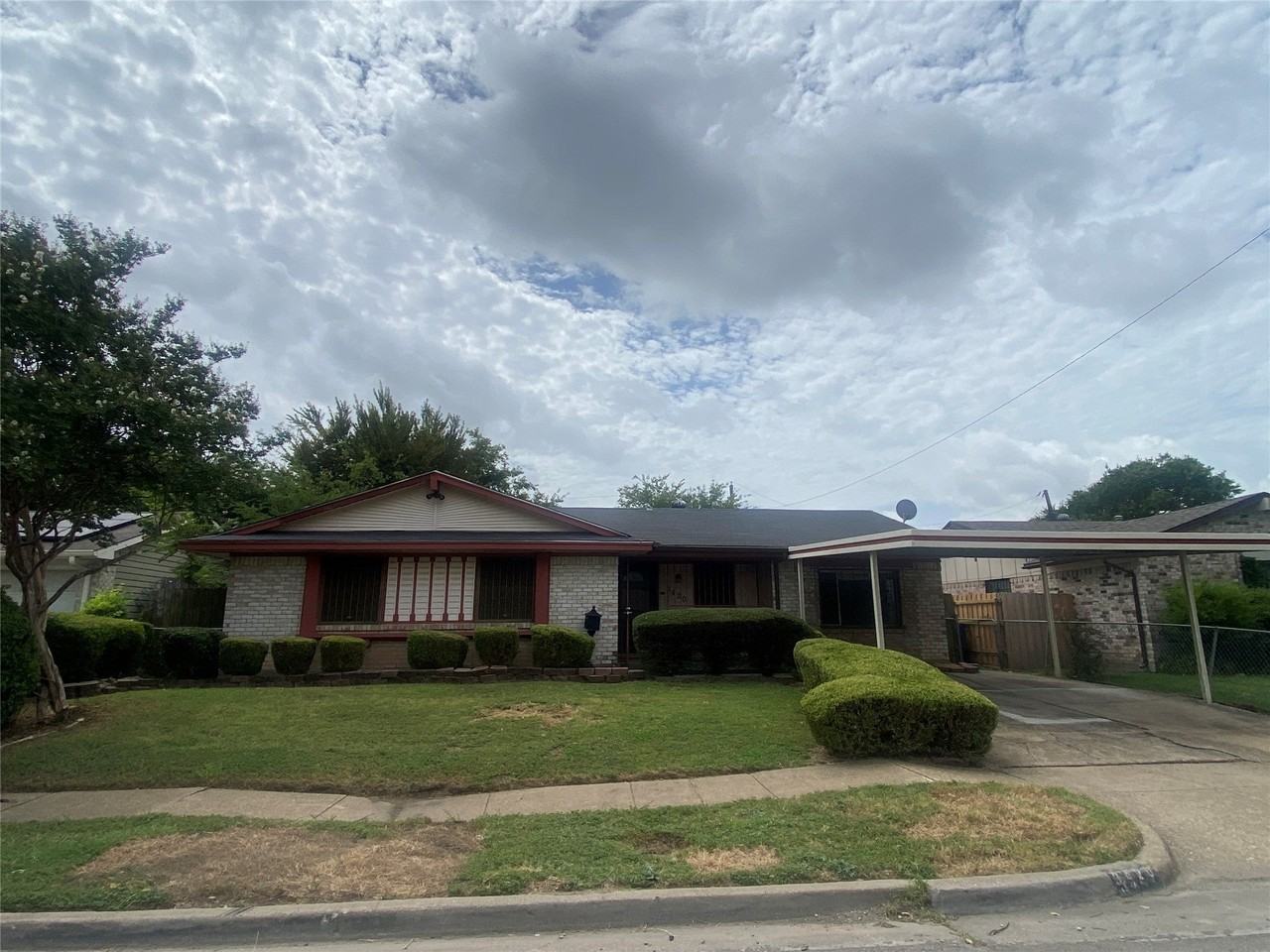 3420 Pacesetter Dr