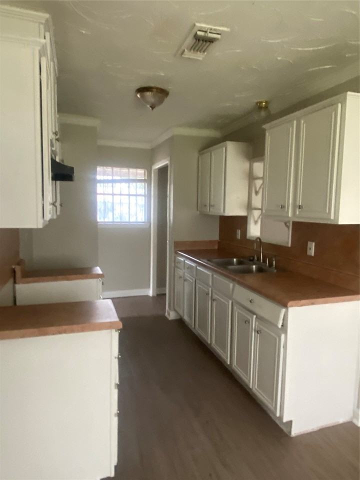 3420 Pacesetter Dr - Photo 6 of 21