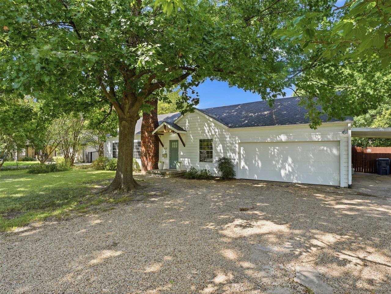 1429 El Campo Dr - Photo 2 of 30