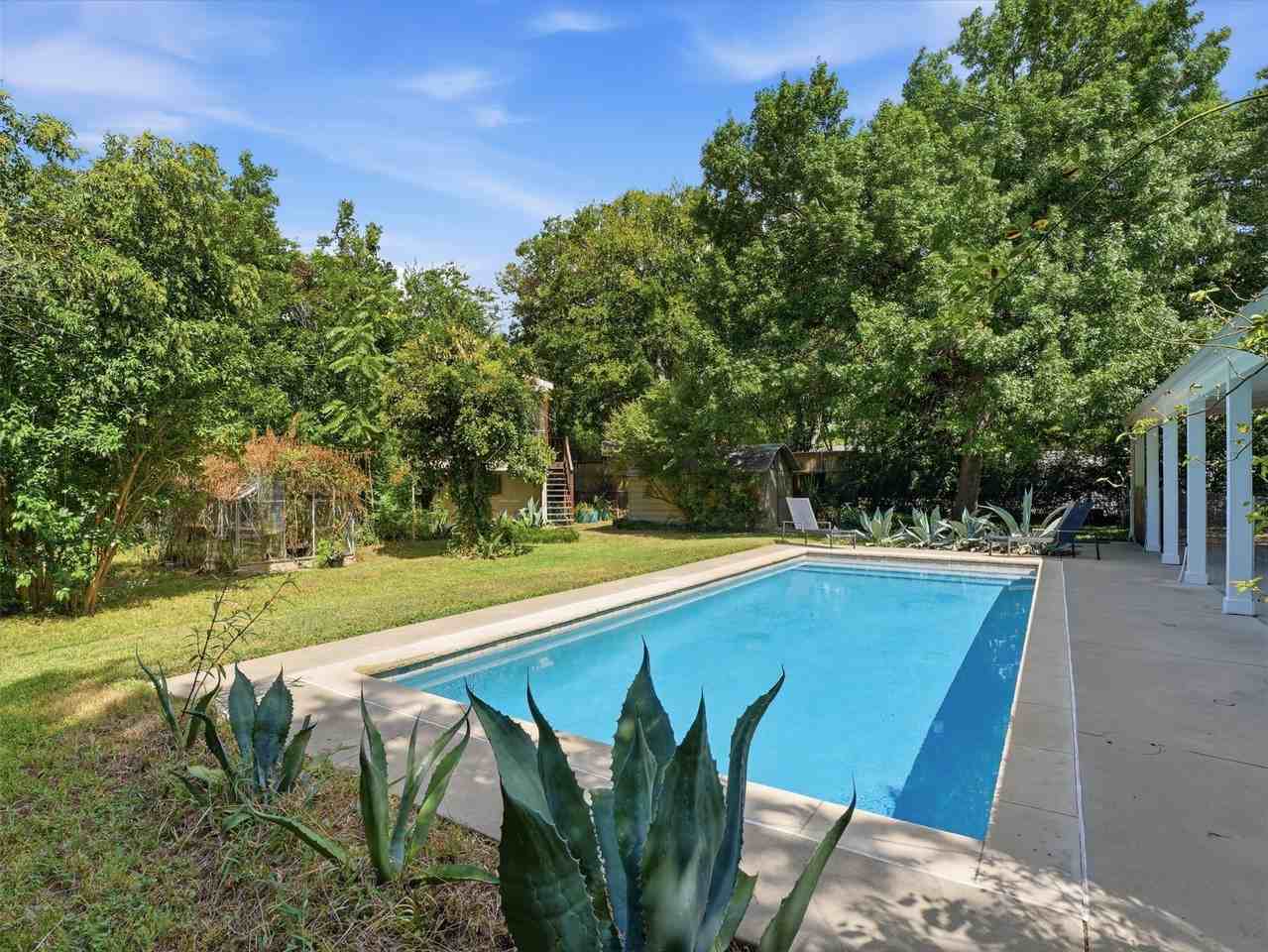 1429 El Campo Dr - Photo 5 of 30