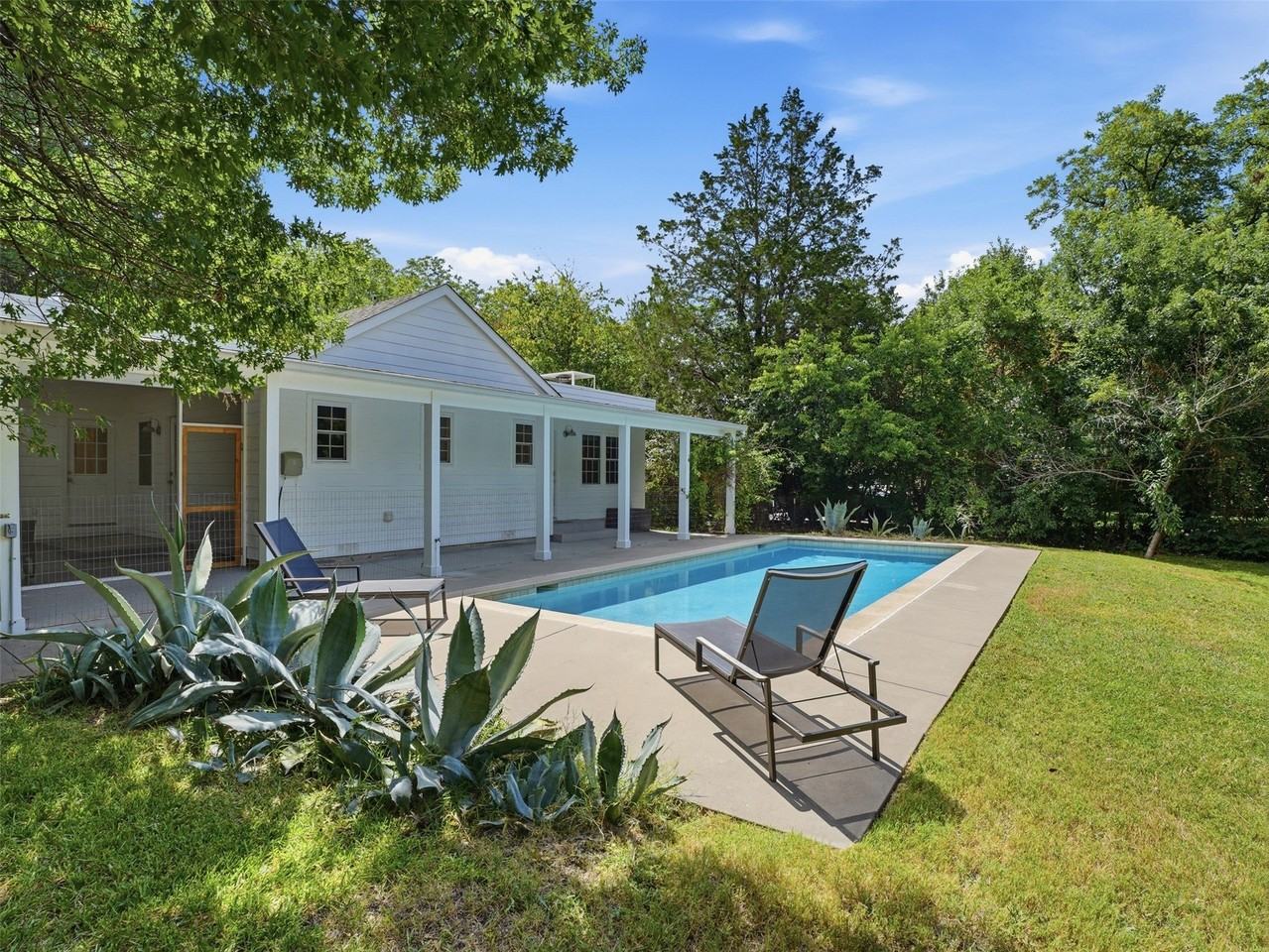 1429 El Campo Dr - Photo 6 of 30
