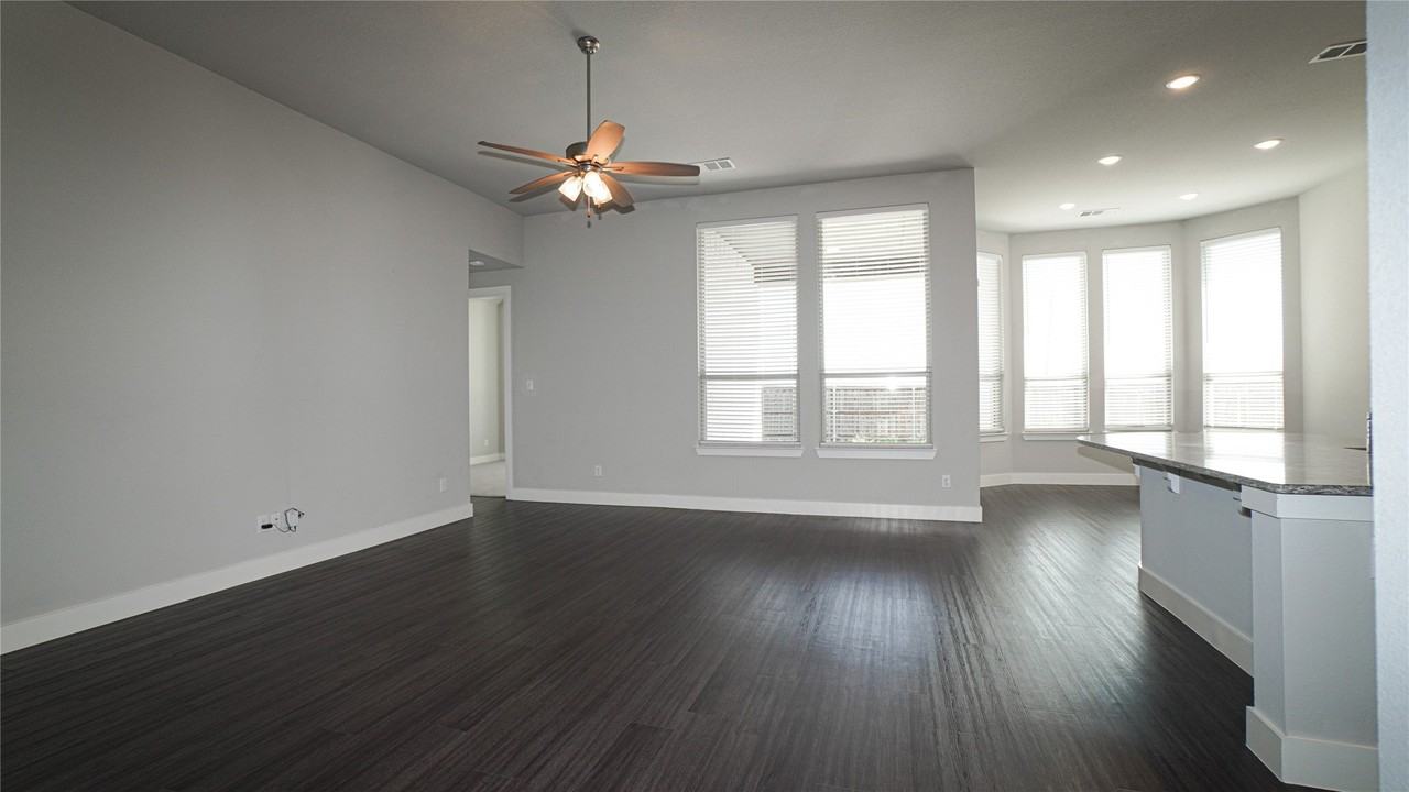2251 Brookside Dr - Photo 6 of 36